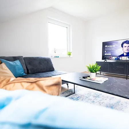 Apartamento Design-ferienwohnung In Am Nuerburgring: Platz Fuer 6, Kueche, Wifi, Netflix Kelberg