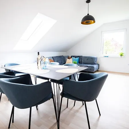 Design-ferienwohnung In Am Nuerburgring: Platz Fuer 6, Kueche, Wifi, Netflix Apartamento *